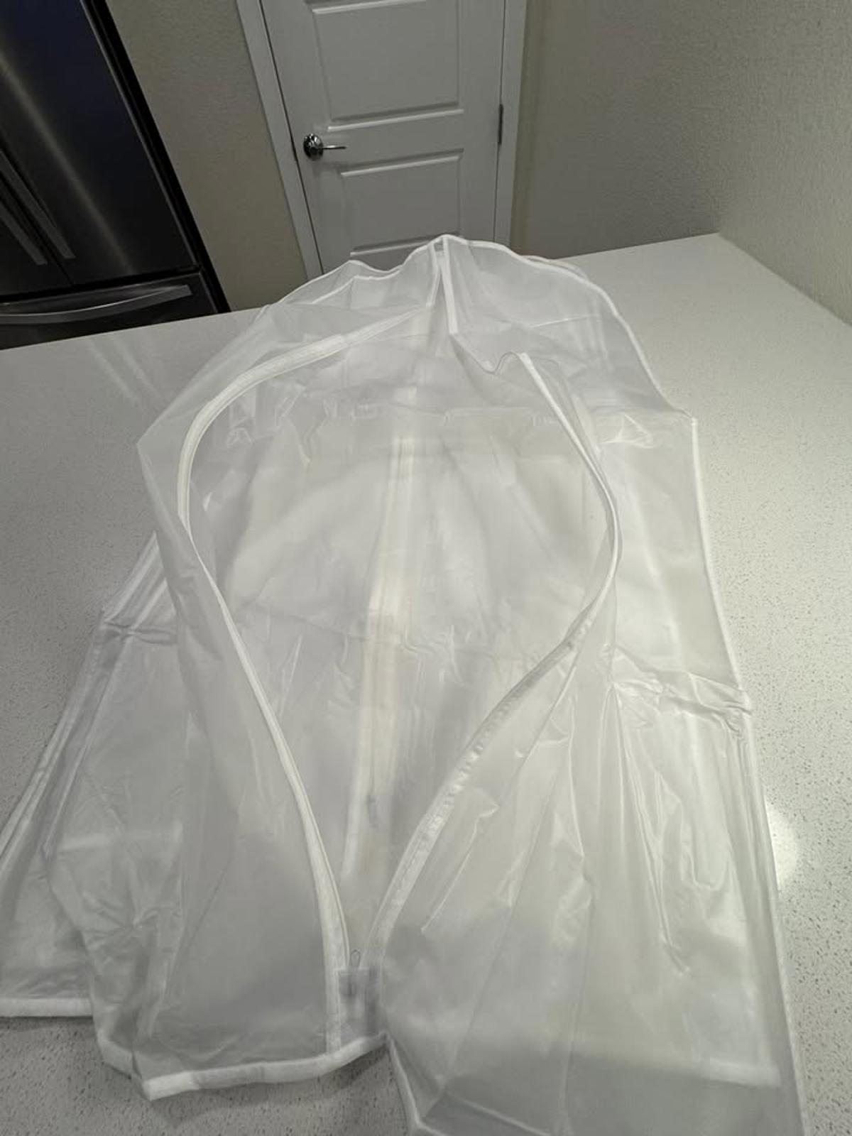 Set of 5 White Garment Bags with Zipper