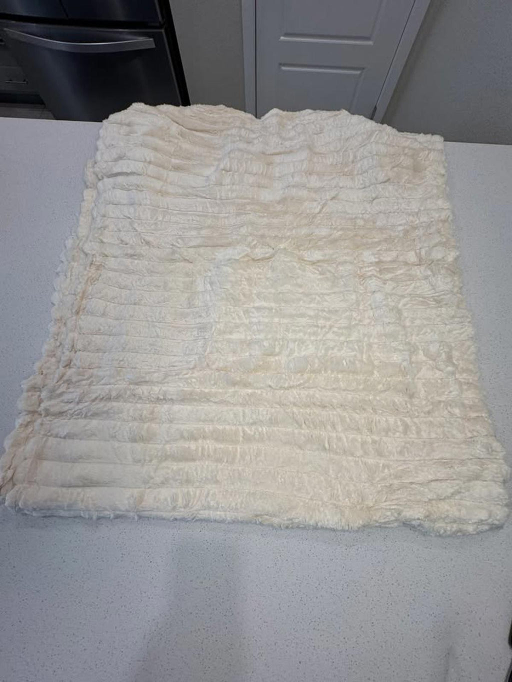 Luxury Cream Faux Fur Throw Blanket
